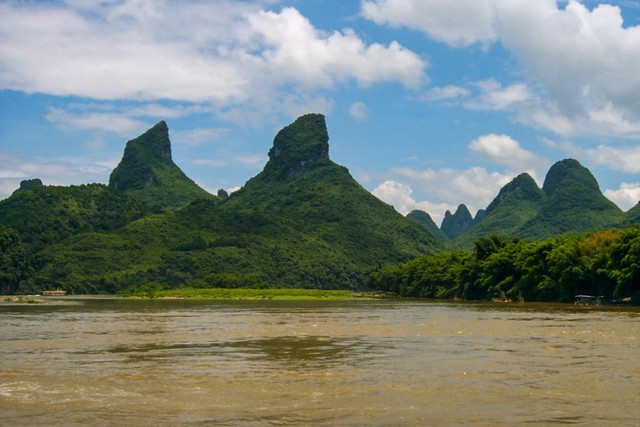 美桂林山水：探寻人间仙境，感受自然与人文交织的奇迹