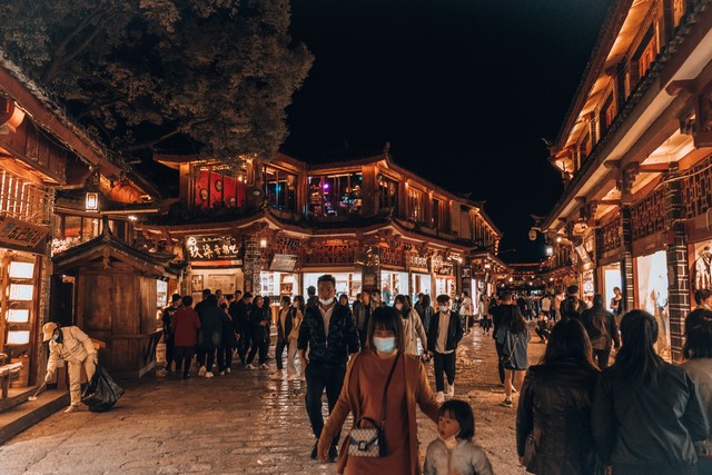 探寻丽江什么：从古城的石板路到雪山之巅，一段段未被时光磨灭的故事等你发现