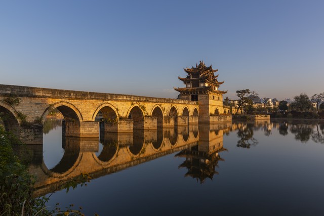石屏哪里好玩？2024年最全攻略，带你玩转这座充满历史韵味与自然美景的城市！