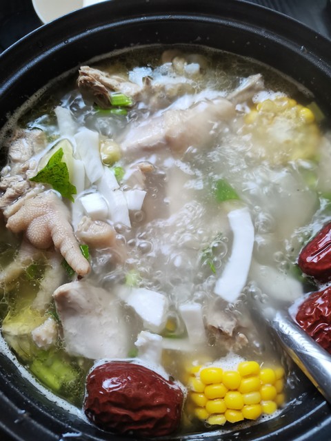 椰子鸡是哪里的？深圳人用1200家店告诉你，这不是海南特产，而是移民城市的骄傲！
