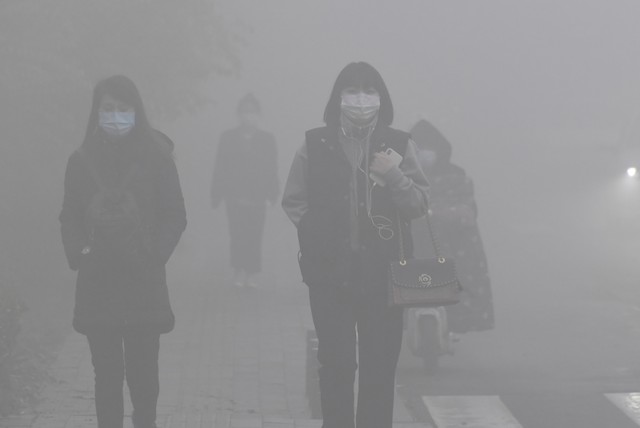 雾霾多久能好？2024年冬季最强雾霾席卷华北黄淮江淮，未来五天难消散，专家预测何时再现蓝天，你准备好了吗？