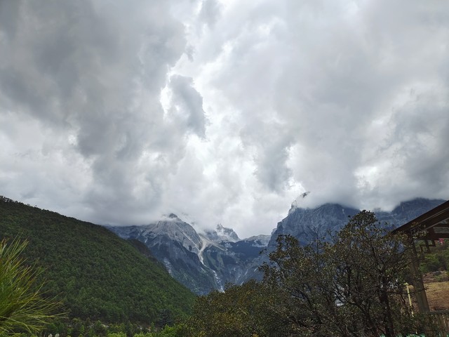 彩云之南的无：当云南旅游遇上最严整顿令，游客心中的那片净土还能否保持原貌？