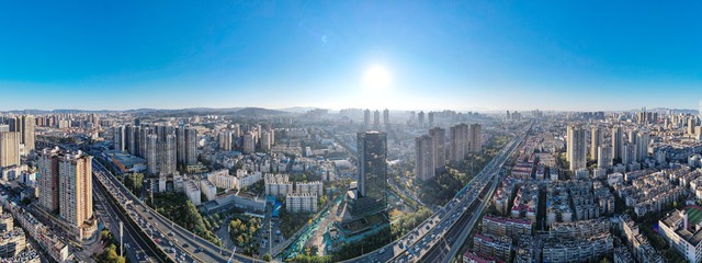 云南昆明天气预报：从今天到未来，晴天多云交织的奇妙旅程，你准备好迎接了吗？