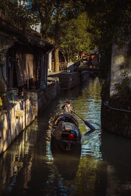 赣州到云南旅游路线：从江南水乡到彩云之南的奇幻之旅，如何规划才能玩得尽兴又不失优雅？