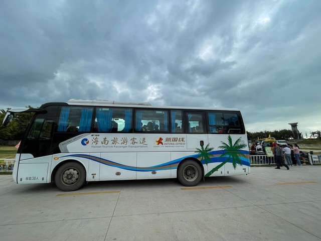 探秘大鹏假日专线2多久一班？带你领略深圳最美的海岸线之旅，从黄贝岭地铁站出发，一路向东，直达新大社区，周末与节假日的专属浪漫之旅，每趟车都是风景，每一站都是故事，你准备好一起探索了吗？