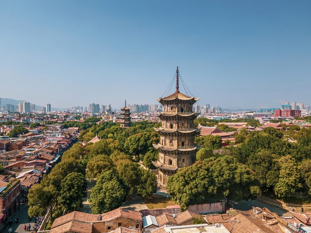 泉州为什么叫鲤城？探寻这座古老城市背后鲜为人知的秘密与传说，从历史的长河中挖掘出那些被遗忘的故事，带你走进一个充满奇幻色彩的世界