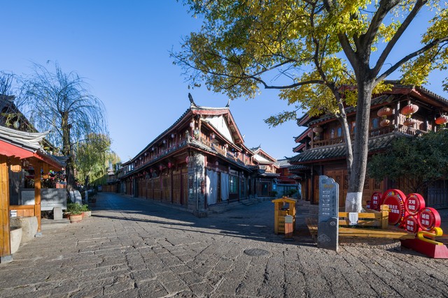 丽江旅游八月份：夏日清凉之旅，探寻古城韵味，享受独特纳西文化，打卡网红景点，体验不一样的夏日风情