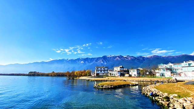 大理十一旅游穿什么？11月去大理旅游，如何穿搭才能既保暖又时尚，成为洱海边最靓的仔？
