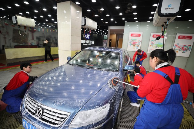 汽车镀晶多久可以洗车？揭秘最佳保养时间，让你的爱车光彩照人