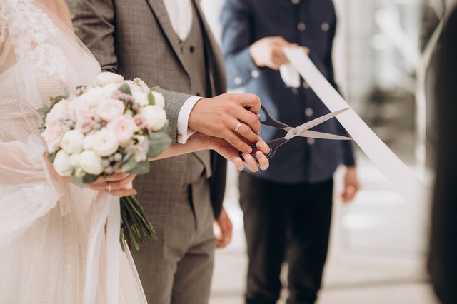 婚纱照如何选衣服，4套服装这么选超实用不踩雷，备婚新人必看的选衣秘籍