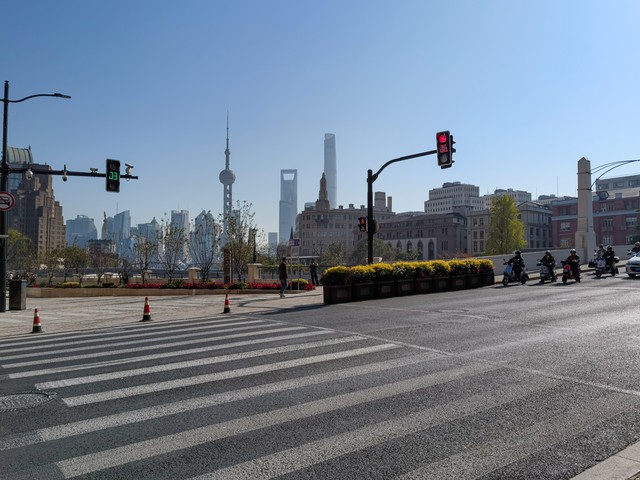 上海闯红灯多久能查到？揭秘交通违规后的那些事儿