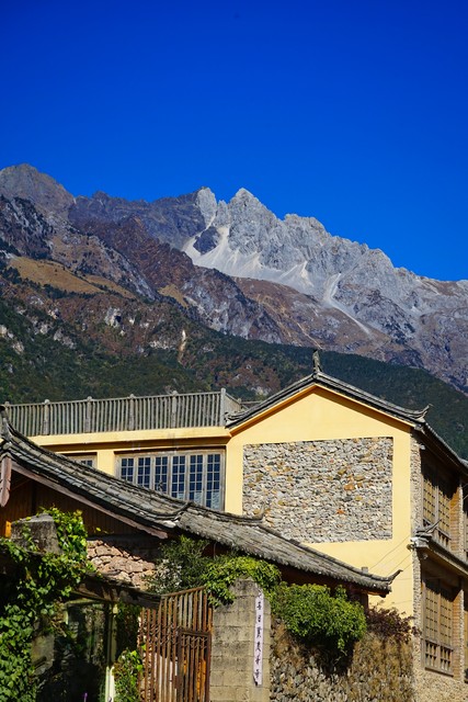 丽江特色住宿：古城里的隐秘瑰宝，住进纳西人家的温暖