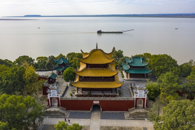 岳阳楼玩多久？从清晨到日暮，这座千年古楼的每一刻都充满惊喜，你准备好迎接这场穿越时空的文化之旅了吗？