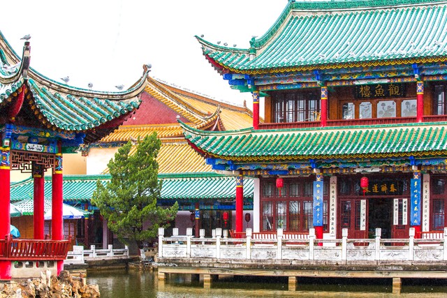 云南旅游攻略7日自驾游：一场说走就走的旅行，探索云南的无限魅力，从昆明到香格里拉，一路美景不断，带你领略云南的山水人文，体验不一样的旅程
