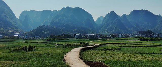 苏州到昆明旅游团：一场穿越四季的奇幻之旅，从江南水乡到彩云之南，探索未知美景，体验不一样的风土人情，享受无与伦比的自然风光和人文景观，这不仅是一次旅行，更是一场心灵的洗礼，一次难忘的记忆