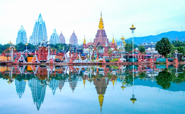 详细阅读:西双版纳旅游一日游攻略:热带雨林中的傣族风情,让你流连忘返 西双版纳旅游一日游攻略:热带雨林中的傣族风情,让你流连忘返