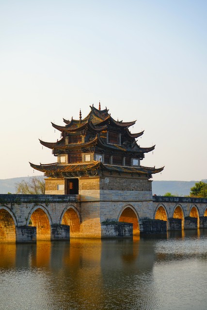 云南古城附近景点介绍：一次穿越时空的奇妙之旅，让你爱不释手！