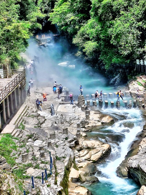 腾冲热海图片旅游区：一场不容错过的地热奇观之旅，从大滚锅到蛤蟆嘴，每一帧都是大自然的杰作