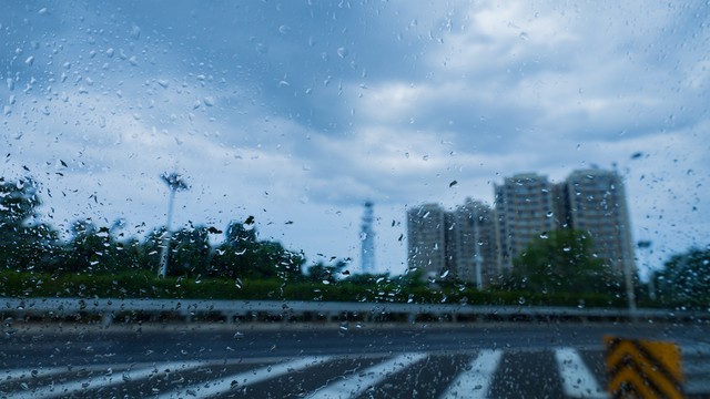 三亚下雨怎么玩？——雨中三亚，别样风情，让你爱上湿漉漉的小城！
