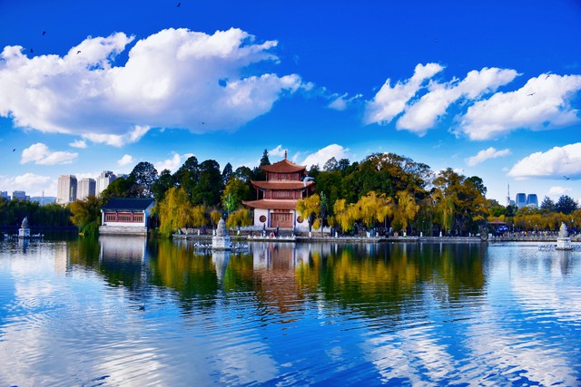 详细阅读:3月昆明旅游必备物品大揭秘:轻装上阵,畅享春城美景,防晒、保暖、美食一个都不能少! 3月昆明旅游必备物品大揭秘:轻装上阵,畅享春城美景,防晒、保暖、美食一个都不能少!
