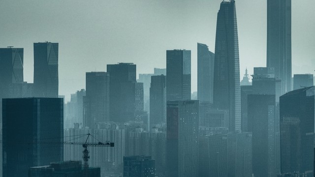 当城市还在沉睡，他们已经开始了忙碌的一天：路公交车至背后的故事
