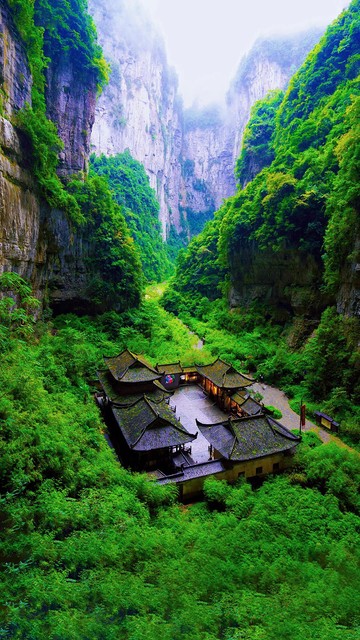 武隆汽车到重庆多久？从清晨的第一缕阳光到抵达山城的惊喜之旅，全程揭秘！