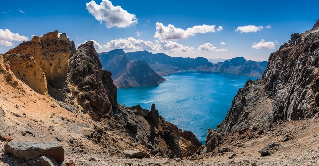 长白山旅游多少钱？2024年最新攻略，带你玩转东北最热门的自然奇观，从门票到住宿，从交通到美食，一网打尽，让你不再为预算烦恼！