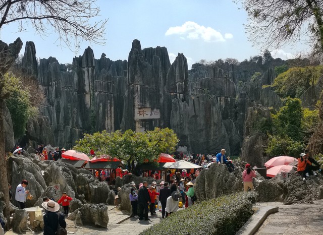 昆明旅游时行李怎么办？轻松解决行李烦恼，让旅程更加愉快自在——昆明旅行必备的行李攻略与贴心建议