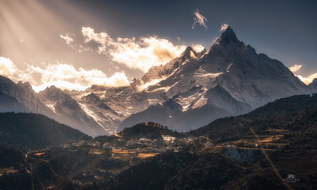 当丽江到曲靖的火车票成为旅行者的幸福密码：一场说走就走的云南探险