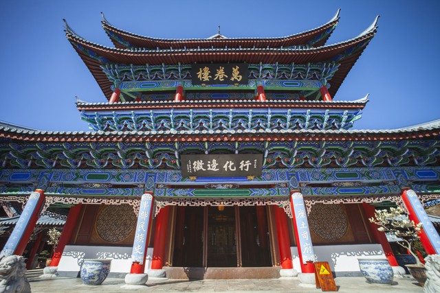 深圳到丽江跟团旅游攻略：如何在繁忙的都市生活中寻找那一抹宁静的诗意？