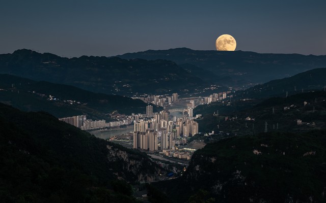 详细阅读:从成都到重庆要多久?——一场说走就走的川渝之旅,带你领略巴山蜀水的魅力与速度 从成都到重庆要多久?——一场说走就走的川渝之旅,带你领略巴山蜀水的魅力与速度