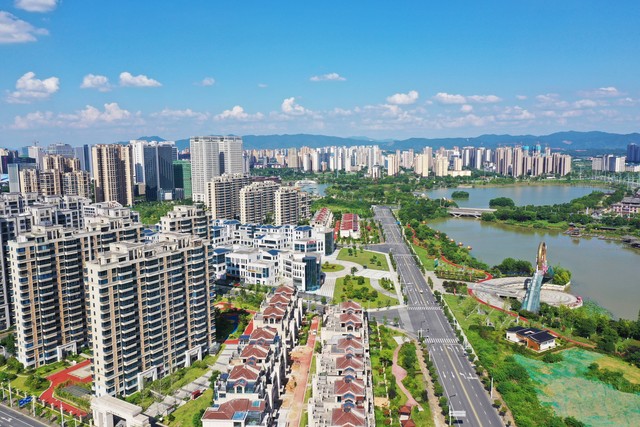 增速排名全区，XX市如何在短短一年内实现经济腾飞？——解密背后的秘密武器与不为人知的努力