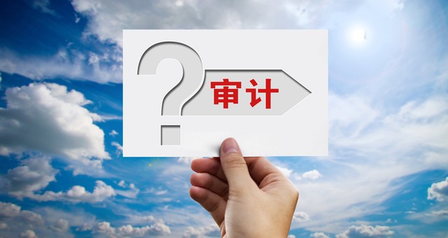 大理旅游团买翡翠：从60万元的惊魂一刻到30天无理由退货的真实故事，揭秘大理翡翠购物全攻略