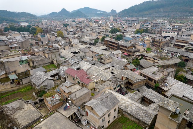 安顺有哪些特产好送人？2024年最新安顺特产清单，让你的礼物既特别又贴心，绝对让收礼者惊喜连连，爱不释手！