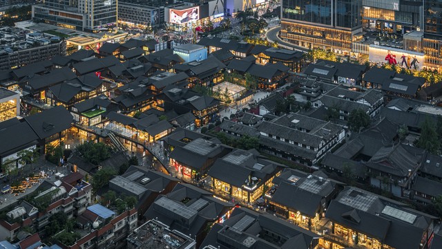 为什么成都安逸：从舌尖上的麻辣到心灵上的温暖，一座城的诗意生活