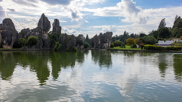 昆明周边旅游地图全攻略：探索春城之外的绝美秘境