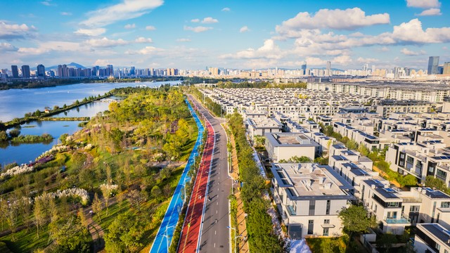 昆明新东部公交枢纽站：一座城市的心跳，连接你我的温暖纽带