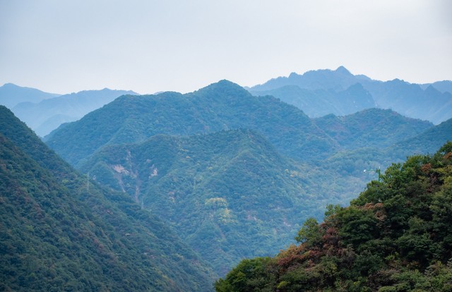 西安有什么山？探索这座千年古都周边那些让人流连忘返的山脉，从太白山到骊山，每一座山都有说不完的故事