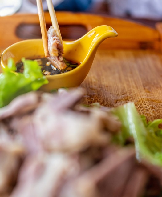 为什么盐池羊肉好吃？揭开这道美食背后的秘密，带你走进宁夏的味蕾天堂