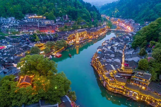 湖北康辉旅行社怎么样：从游客的真实故事到成为全国旅游行业的佼佼者，这家湖北本土成长起来的企业如何一步步赢得了无数旅行者的信任与喜爱？