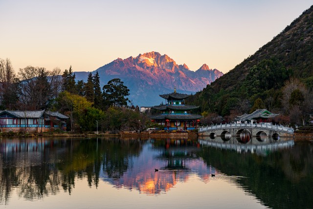 12月云南丽江：当冬日的暖阳遇上古城的浪漫，一场说走就走的旅行就此展开