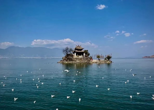 大理是旅游景点：从洱海到苍山，从古城到古镇，一场穿越千年的浪漫之旅