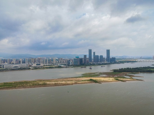 南昌佳海产业园怎么样：探索这座充满活力的现代工业园区，见证它如何成为推动南昌经济发展的新引擎，以及它为创业者和企业带来的无限可能