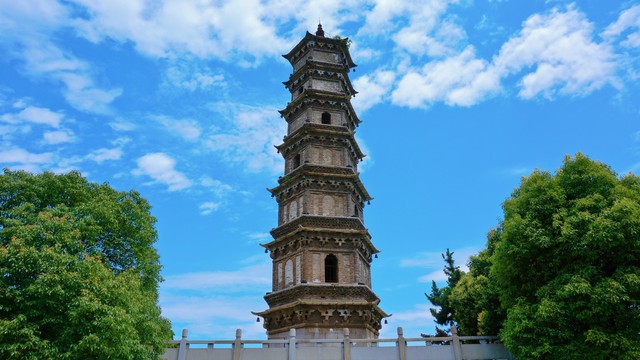 九江是什么地方：一座承载着历史与现代交融的江南水乡，你绝对想不到这里藏着这么多惊喜！