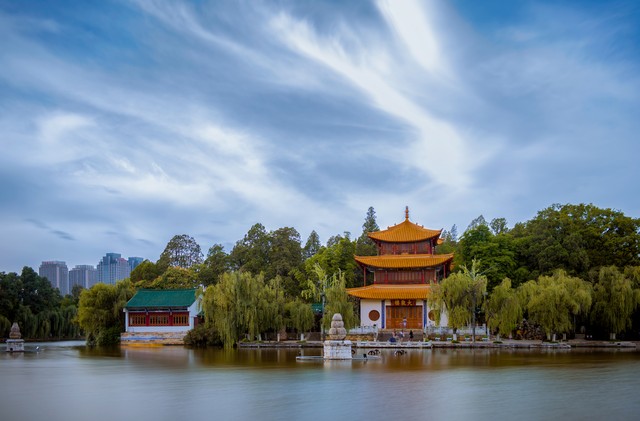 昆明大观楼开放时间：每天7点到19点，你准备好迎接清晨的第一缕阳光了吗？