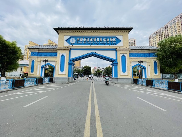 伊宁市属于哪个省？揭秘新疆西北边陲的璀璨明珠