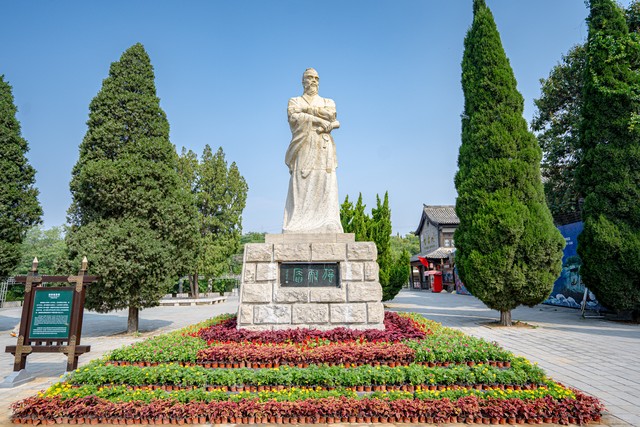 详细阅读:兴化是哪里的?江苏省中部的水乡秘境,藏着千年的文化瑰宝 兴化是哪里的?江苏省中部的水乡秘境,藏着千年的文化瑰宝