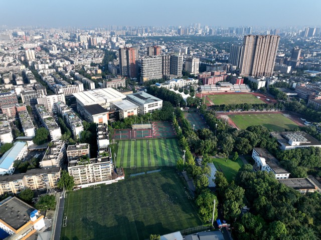 武侯外国语学校怎么样：从默默无闻到成都教育界的新星，这所学校究竟有何魅力？