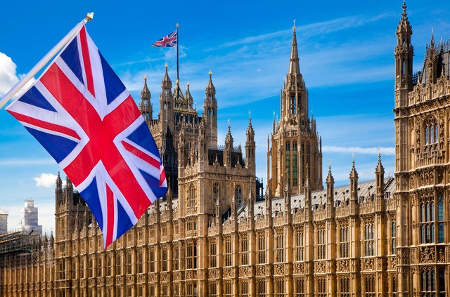 英国签证如何预约？2024年最新攻略，让你轻松搞定签证申请，告别繁琐流程，享受无忧出行！
