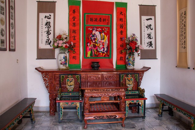 院里有青石为什么不好，青石之下藏着多少秘密，今天咱们揭开它的神秘面纱，聊聊青石背后的风水学，看看它如何影响着家宅运势